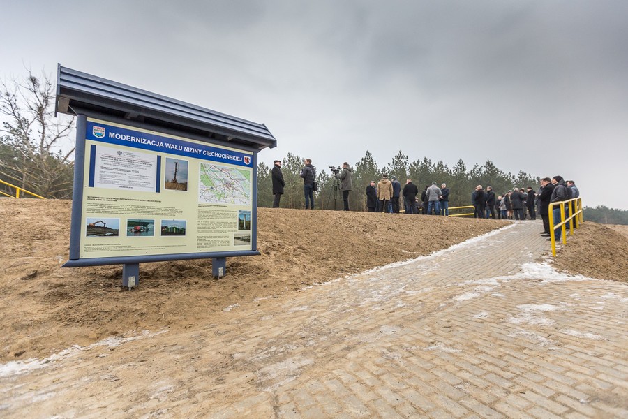 Uroczystość zakończenia modernizacji wału przeciwpowodziowego Niziny Ciechocińskiej, fot. Szymon Zdziebło/tarantoga.pl dla UMWKP