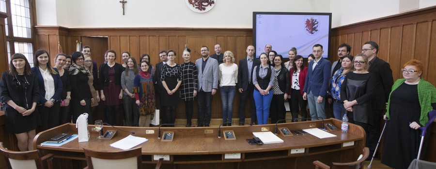 Uczestnicy dyktanda, fot. Andrzej Goiński