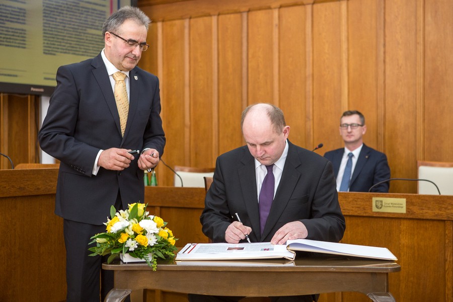 XXX sesja sejmiku, fot. Szymon Zdziebło/tarantoga.pl dla UMWKP