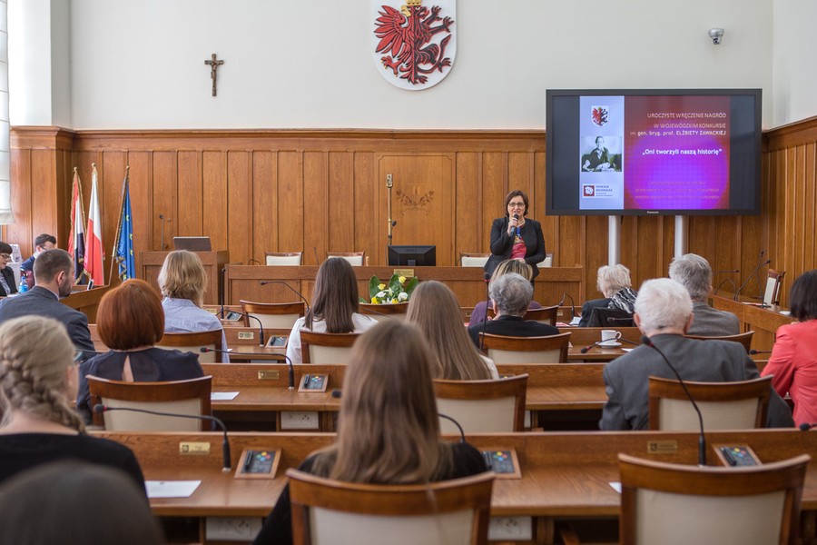 Gala wręczenia nagród w konkursie „Oni tworzyli naszą historię”, fot. Szymon Zdziebło/Tarantoga.pl