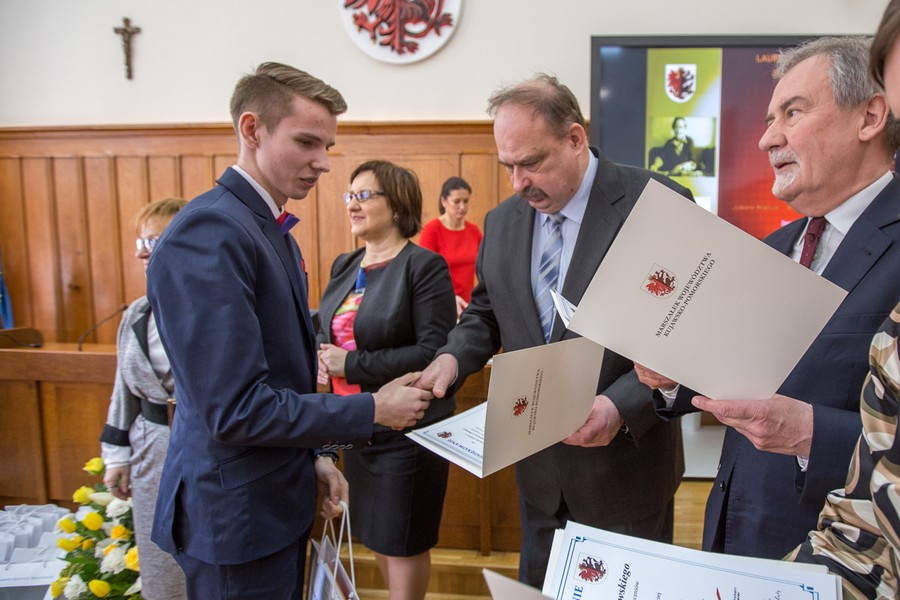 Gala wręczenia nagród w konkursie „Oni tworzyli naszą historię”, fot. Szymon Zdziebło/Tarantoga.pl
