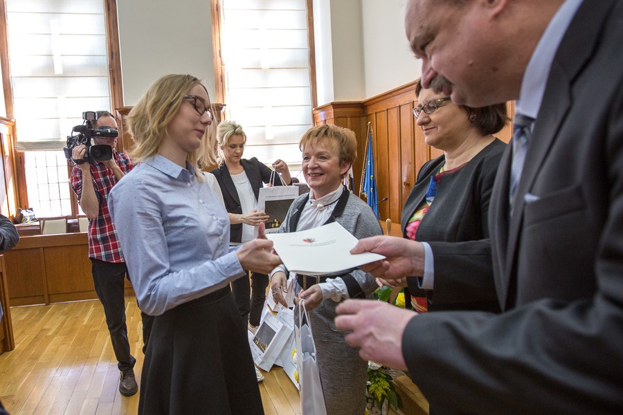 Gala wręczenia nagród w konkursie „Oni tworzyli naszą historię”, fot. Szymon Zdziebło/Tarantoga.pl