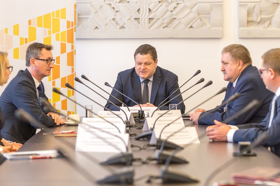 Uroczystość podpisania umowy w siedzibie Banku Gospodarstwa Krajowego, fot. Szymon Zdziebło/Tarantoga.pl