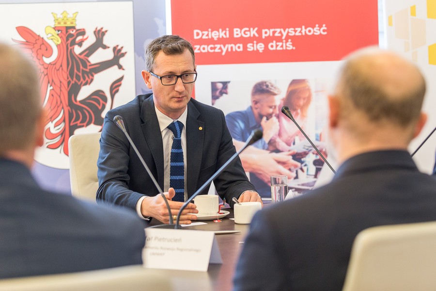 Uroczystość podpisania umowy w siedzibie Banku Gospodarstwa Krajowego, fot. Szymon Zdziebło/Tarantoga.pl