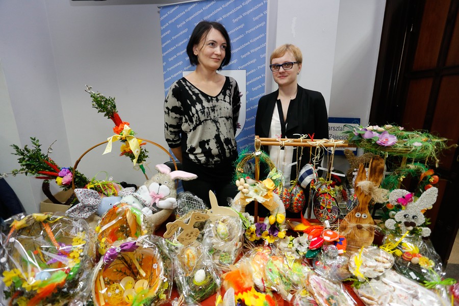 Wystawa rękodzieła osób niepełnosprawnych „My też potrafimy” w Urzędzie Marszałkowskim, fot. Mikołaj Kuras