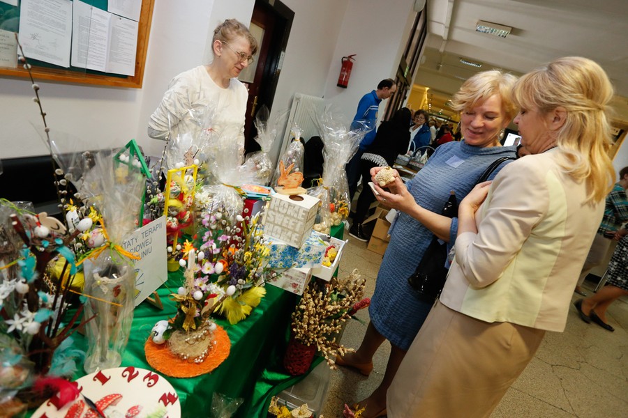 Wystawa rękodzieła osób niepełnosprawnych „My też potrafimy” w Urzędzie Marszałkowskim, fot. Mikołaj Kuras