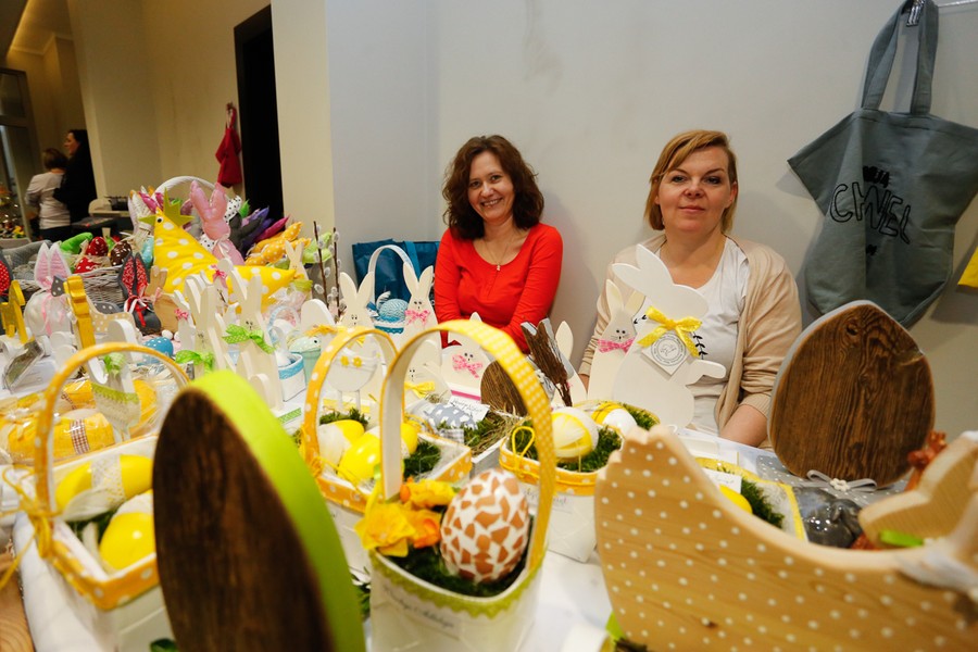 Wystawa rękodzieła osób niepełnosprawnych „My też potrafimy” w Urzędzie Marszałkowskim, fot. Mikołaj Kuras