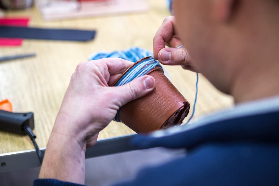 Warsztaty przygotowywania ozdób wielkanocnych w WTZ „Bratanek” w Toruniu, fot. Szymon Zdziebło/Tarntoga.pl