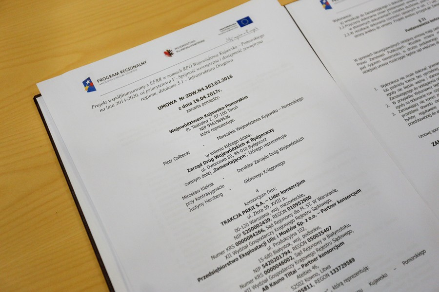 Uroczystość podpisania umowy na gruntowną przebudowę drogi wojewódzkiej nr 548, fot. Mikołaj Kuras