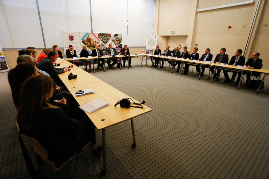 Uroczystość podpisania umowy na gruntowną przebudowę drogi wojewódzkiej nr 548, fot. Mikołaj Kuras