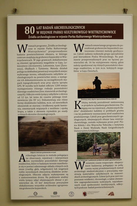 Wystawa „Park Kulturowy Wietrzychowice. 80 lat badań archeologicznych”, którą można oglądać w Urzędzie Marszałkowskim, fot. Mikołaj Kuras
