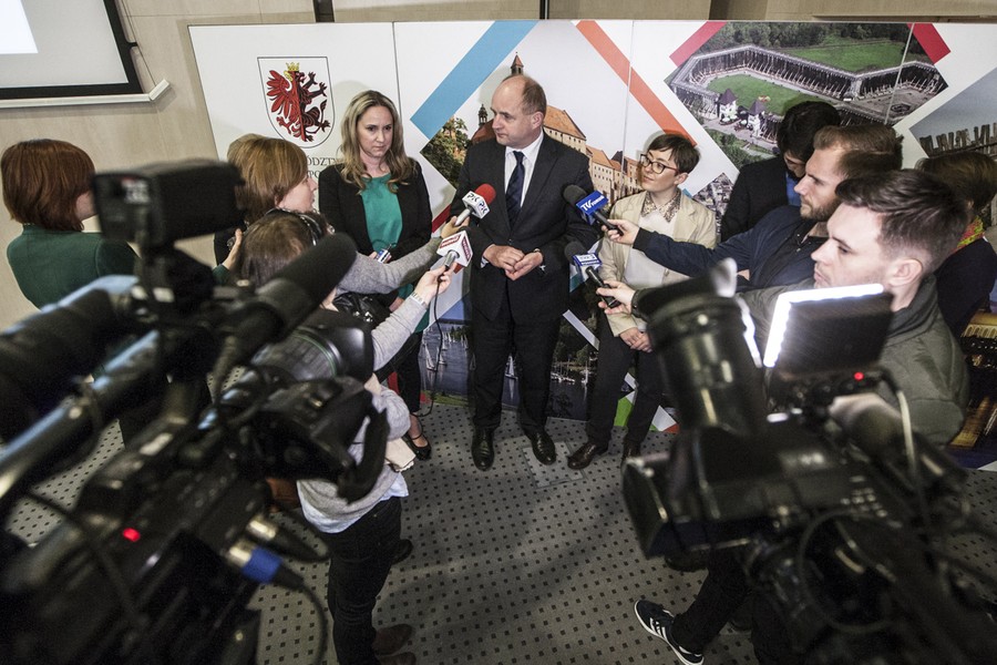 Spotkanie marszałka Piotra Całbeckiego z reprezentacją ALDA, fot. Andrzej Goiński/UMWKP