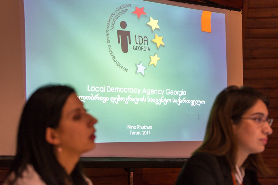 Targi dobrych praktyk podczas spotkania ALDA w Toruniu, fot. Szymon Zdziebło/tarantoga.pl dla UMWKP