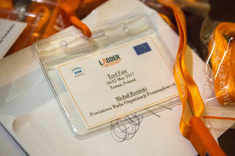 Targi dobrych praktyk podczas spotkania ALDA w Toruniu, fot. Szymon Zdziebło/tarantoga.pl dla UMWKP