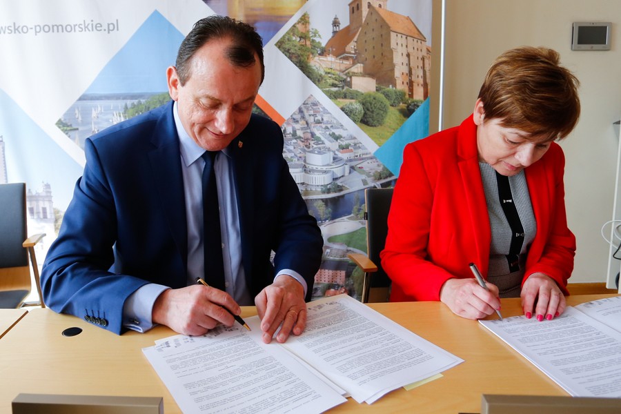 Uroczystość podpisania umów o dofinansowanie inwestycji, fot. Mikołaj Kuras