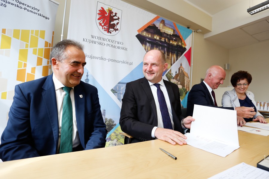 Uroczystość podpisania umów o dofinansowanie inwestycji, fot. Mikołaj Kuras