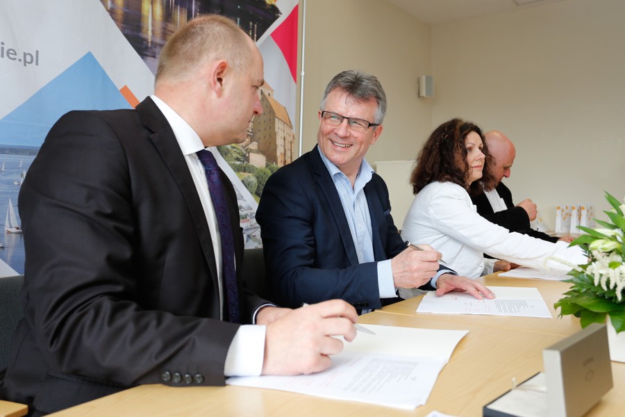 Uroczystość podpisania umów o dofinansowanie inwestycji, fot. Mikołaj Kuras