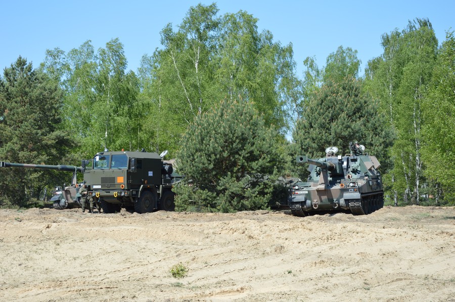 Szkolenie obronne kadry kierowniczej Urzędu Marszałkowskiego i wojewódzkich samorządowych jednostek organizacyjnych oraz samorządów należących do Stowarzyszenia Salutaris, fot. Łukasz Walusiak/UMWKP