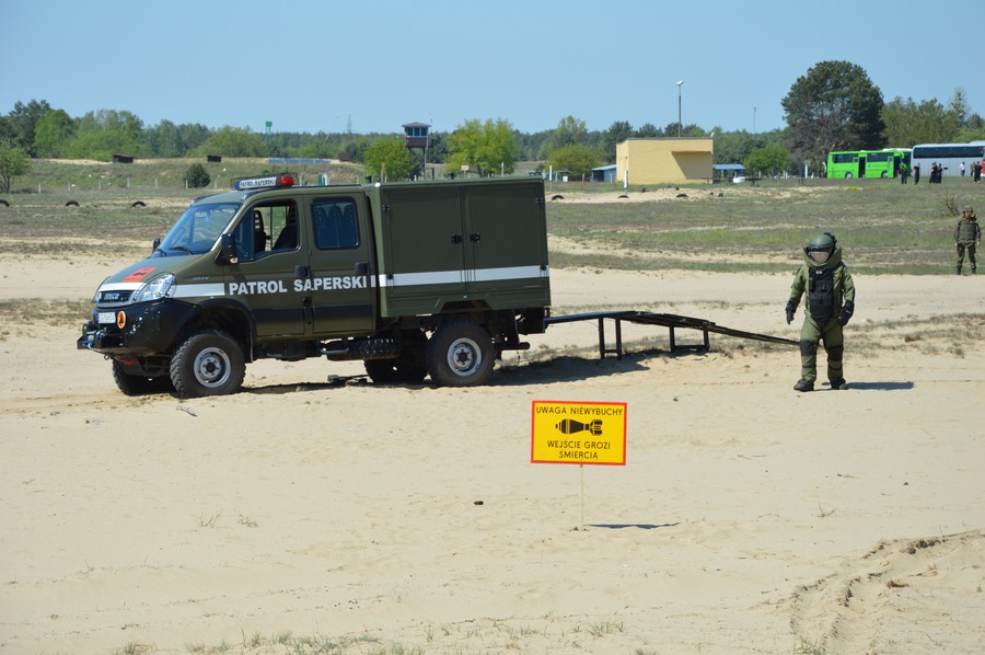 Szkolenie obronne kadry kierowniczej Urzędu Marszałkowskiego i wojewódzkich samorządowych jednostek organizacyjnych oraz samorządów należących do Stowarzyszenia Salutaris, fot. Łukasz Walusiak/UMWKP