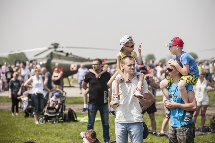 20.05.2017 r., Pokazy lotnicze z okazji 5. Kujawskiego Pikniku Śmigłowcowego w Latkowie, fot. Andrzej Goiński/UMWKP