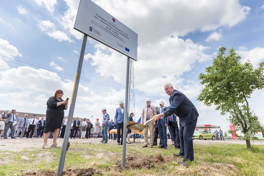 23.05.2017 r., Uroczyste rozpoczęcie budowy drogi nr 559 z Lipna do granicy województwa, fot. Szymon Zdziebło/tarantoga.pl dla UMWKP