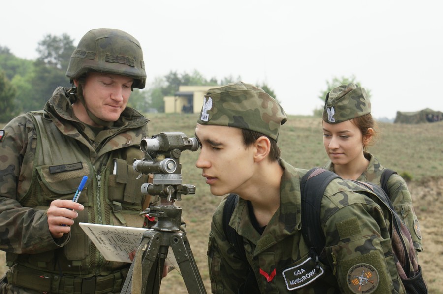 24.05.2017 R., Szkolenie proobronne w Ośrodku Szkolenia Poligonowego Centrum Szkolenia Artylerii i Uzbrojenia w Toruniu, fot. Mariusz Mierczyński/UMWKP