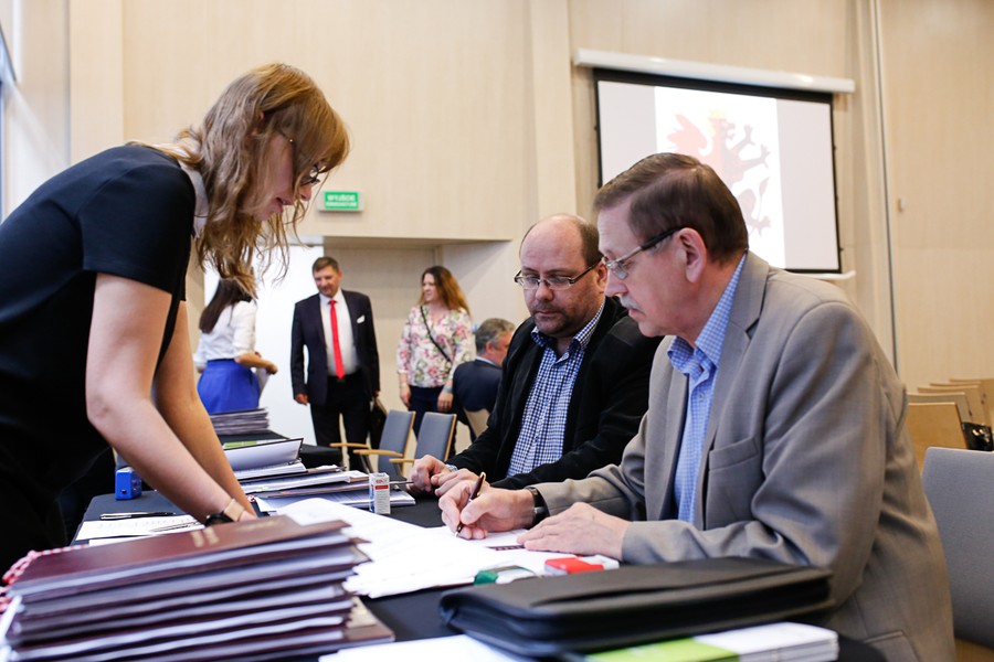 Uroczyste podpisanie umów w Urzędzie Marszałkowskim, fot. Mikołaj Kuras