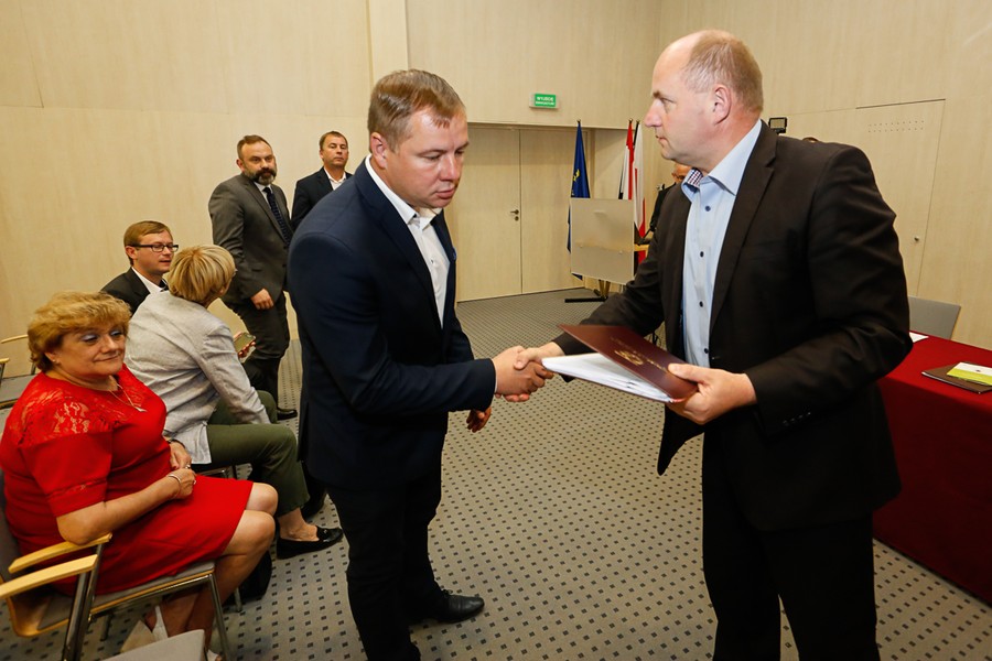 Uroczyste podpisanie umów w Urzędzie Marszałkowskim, fot. Mikołaj Kuras