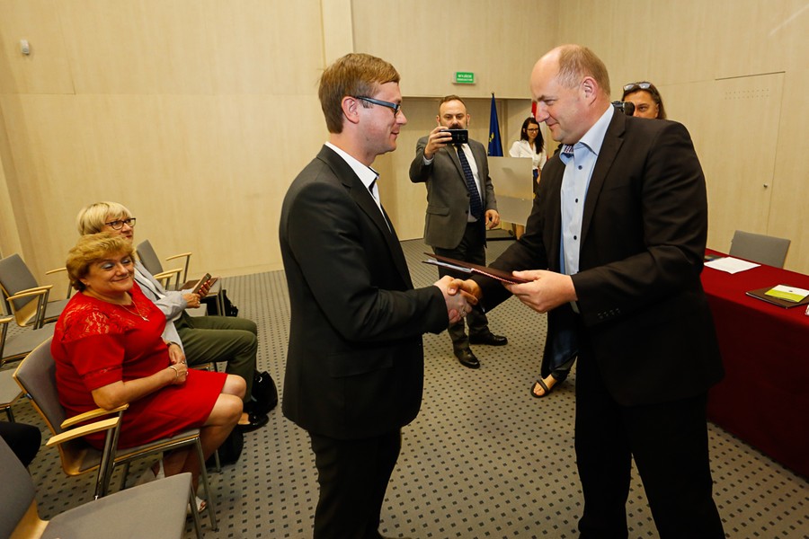 Uroczyste podpisanie umów w Urzędzie Marszałkowskim, fot. Mikołaj Kuras