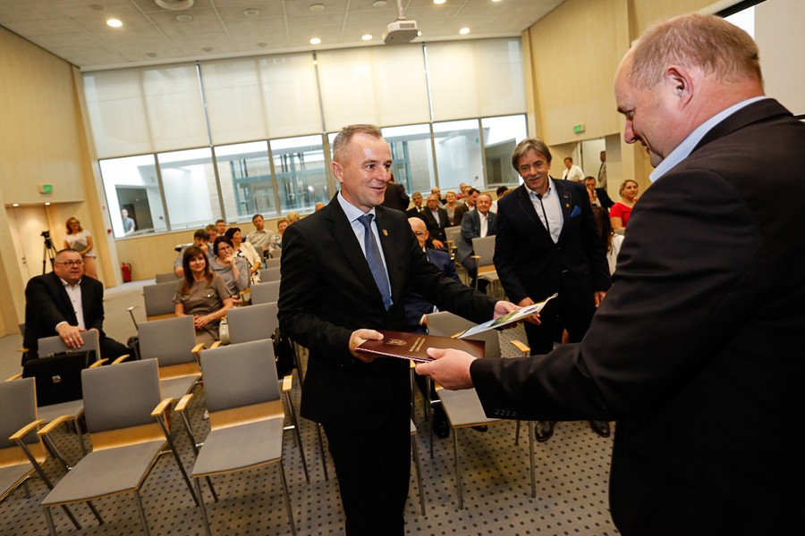 Uroczyste podpisanie umów w Urzędzie Marszałkowskim, fot. Mikołaj Kuras