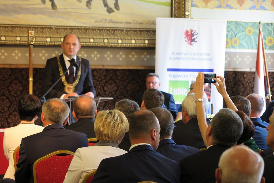 Uroczysta sesja sejmiku województwa, fot. Tymoteusz Tymiński/UMWKP