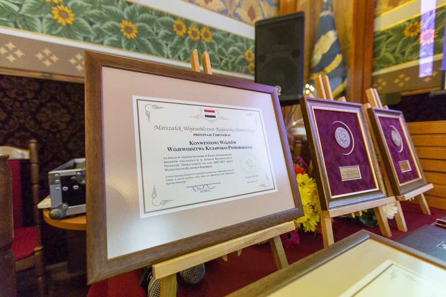 Uroczysta sesja sejmiku województwa, fot. Szymon Zdziebło/tarantoga.pl dla UMWKP