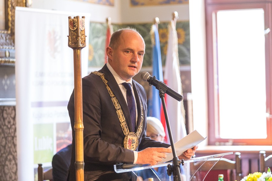 Uroczysta sesja sejmiku województwa, fot. Szymon Zdziebło/tarantoga.pl dla UMWKP