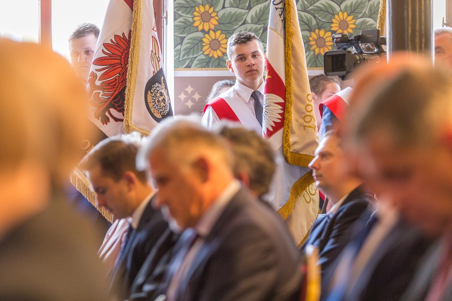Uroczysta sesja sejmiku województwa, fot. Szymon Zdziebło/tarantoga.pl dla UMWKP