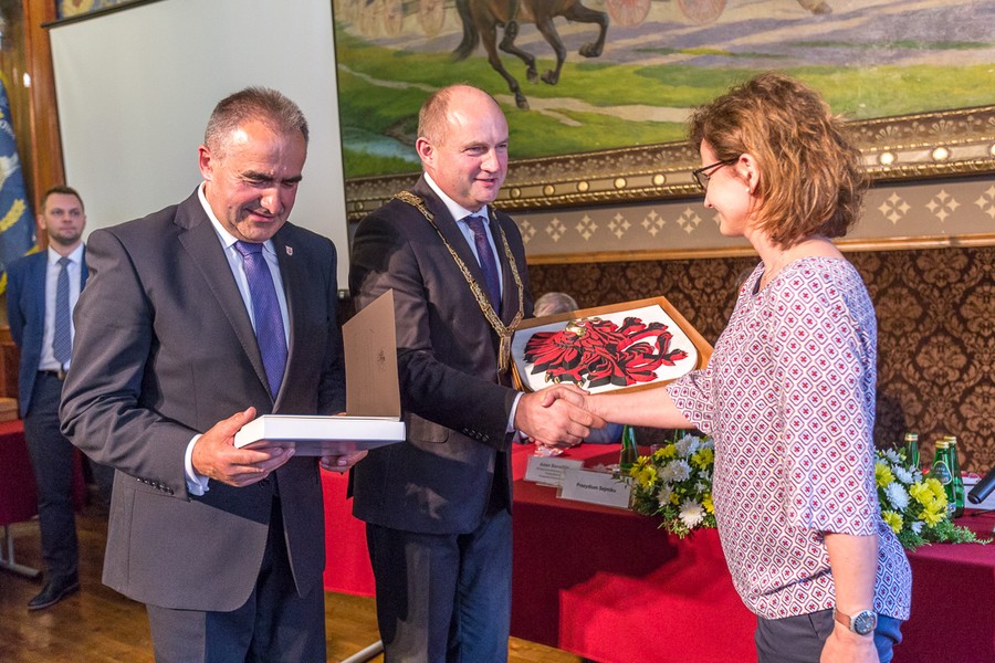 Uroczysta sesja sejmiku województwa, fot. Szymon Zdziebło/tarantoga.pl dla UMWKP