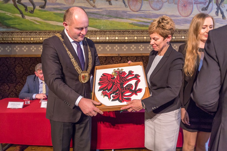 Uroczysta sesja sejmiku województwa, fot. Szymon Zdziebło/tarantoga.pl dla UMWKP