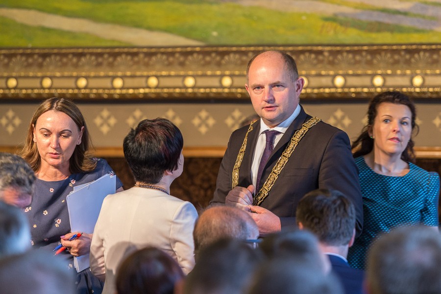 Uroczysta sesja sejmiku województwa, fot. Szymon Zdziebło/tarantoga.pl dla UMWKP