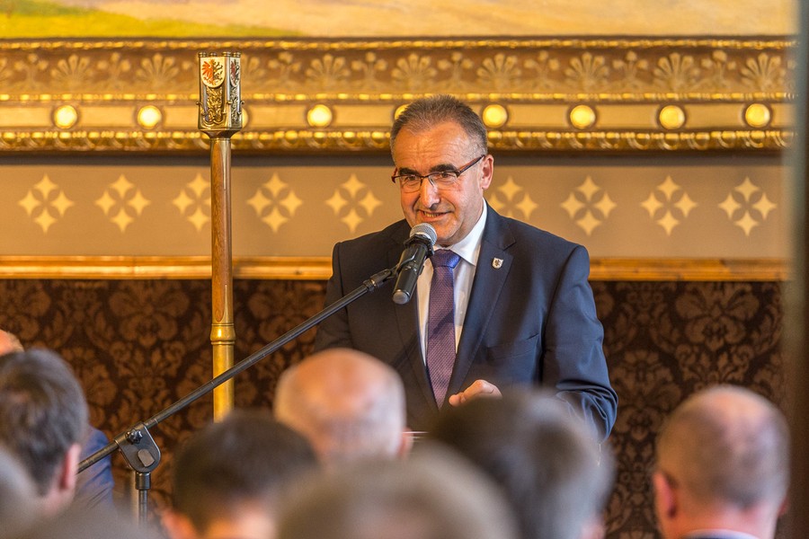 Uroczysta sesja sejmiku województwa, fot. Szymon Zdziebło/tarantoga.pl dla UMWKP