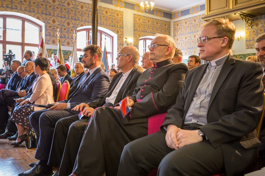 Uroczysta sesja sejmiku województwa, fot. Szymon Zdziebło/tarantoga.pl dla UMWKP