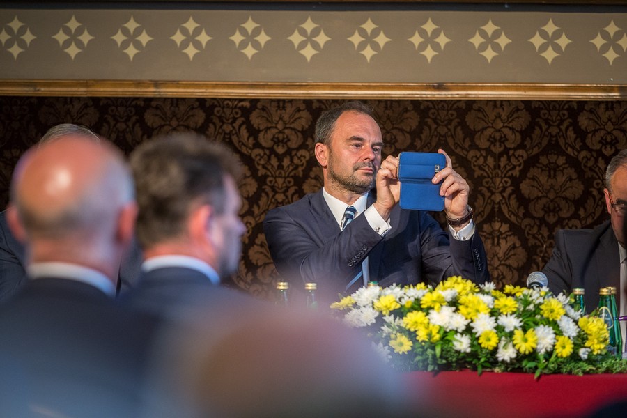 Uroczysta sesja sejmiku województwa, fot. Szymon Zdziebło/tarantoga.pl dla UMWKP