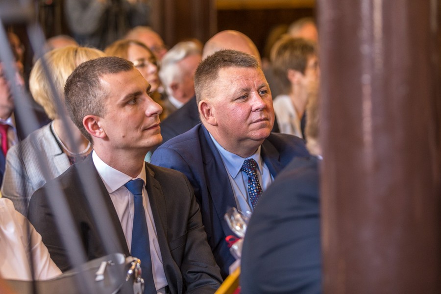 Uroczysta sesja sejmiku województwa, fot. Szymon Zdziebło/tarantoga.pl dla UMWKP