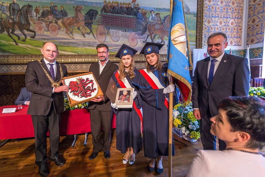 Uroczysta sesja sejmiku województwa, fot. Szymon Zdziebło/tarantoga.pl dla UMWKP