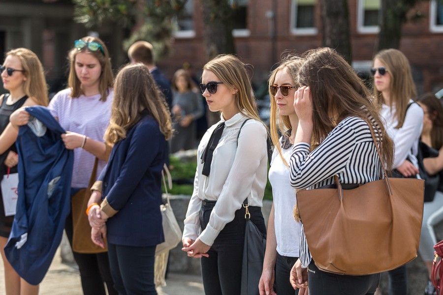 Odsłonięcie muralu poświęconego Janowi Pawłowi II, fot. Szymon Zdziebło/tarantoga.pl dla UMWKP