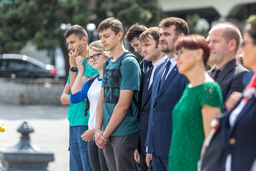 Odsłonięcie muralu poświęconego Janowi Pawłowi II, fot. Szymon Zdziebło/tarantoga.pl dla UMWKP