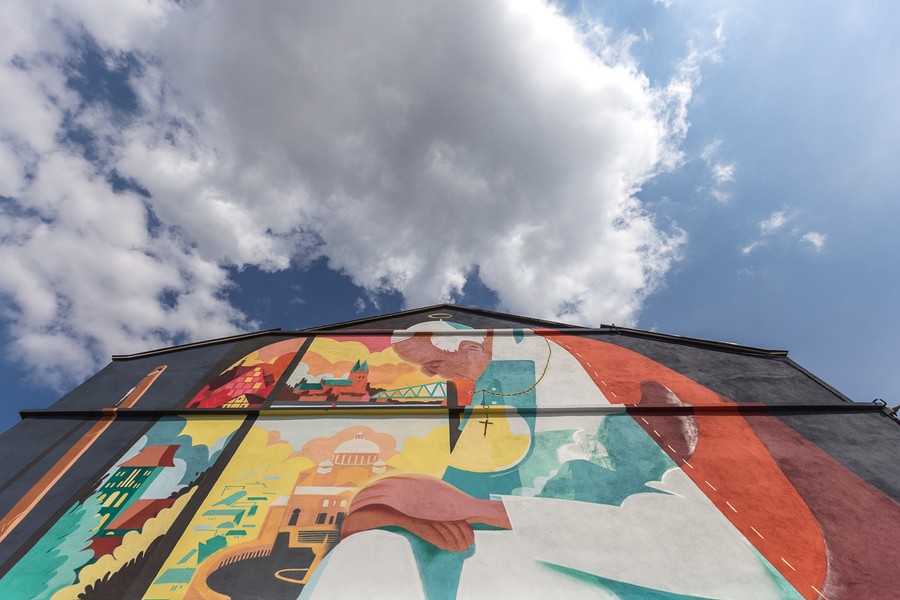 Odsłonięcie muralu poświęconego Janowi Pawłowi II, fot. Szymon Zdziebło/tarantoga.pl dla UMWKP