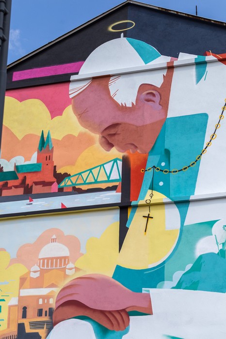 Odsłonięcie muralu poświęconego Janowi Pawłowi II, fot. Szymon Zdziebło/tarantoga.pl dla UMWKP