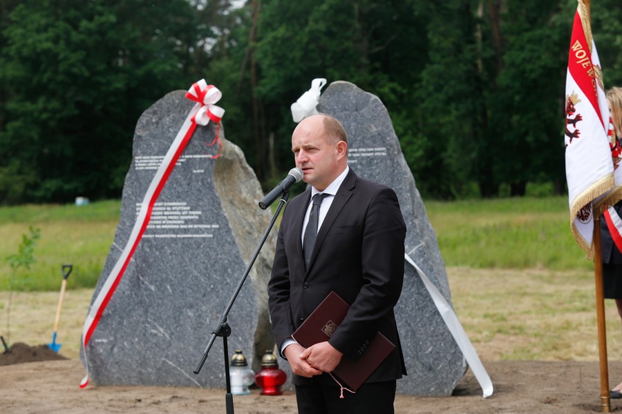 Uroczyste odsłonięcie obelisku w Chorabiu, fot. Mikołaj Kuras