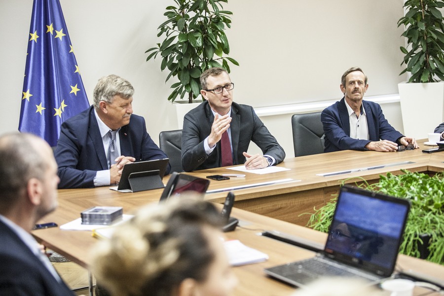 Ceremonia podpisania umów, fot. Andrzej Goiński/UMWKP