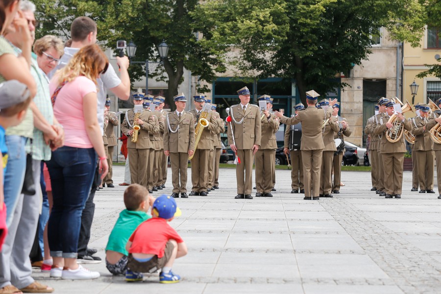14.07.2017 r., Obchody Wojewódzkiego Święta Policji odbyły się na Rynku w Chełmnie, fot. Mikołaj Kuras dla UMWKP