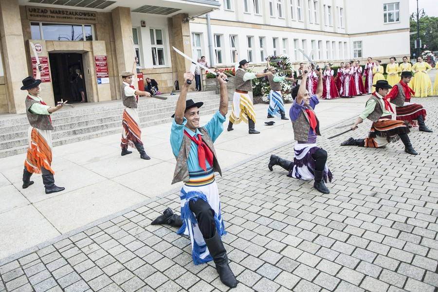 Polonijny Zespół Pieśni i Tańca Wisła w Toruniu, fot. Andrzej Goiński/ UMWKP